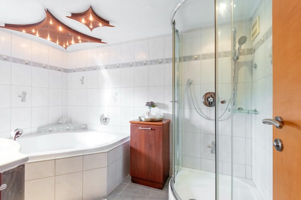 Foto van Chalet in Saalfelden bij Skilift - Vakantiehuis in Saalfelden - BathRoom