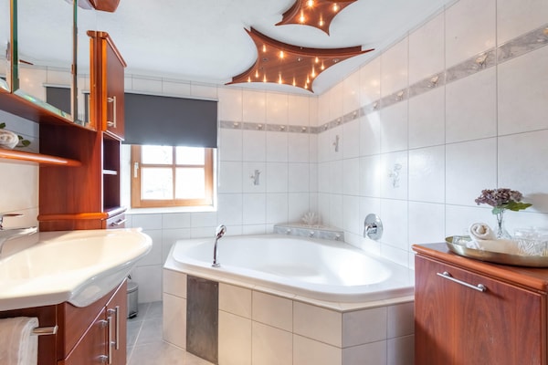 Foto van Chalet in Saalfelden bij Skilift - Vakantiehuis in Saalfelden - BathRoom