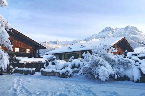 Foto van Chalet in Saalfelden bij Skilift - Vakantiehuis in Saalfelden - ViewWinter