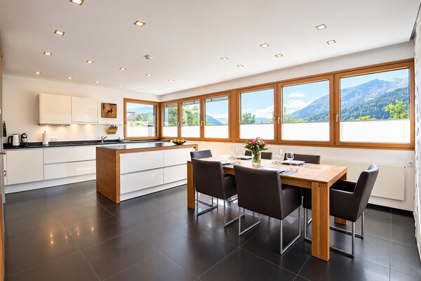 Foto van Villa in Tirol met zwembad - Vakantiehuis in Stanz bei Landeck - Kitchen