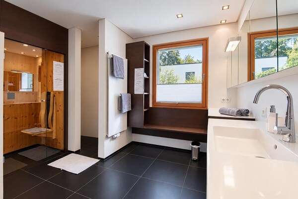 Foto van Villa in Tirol met zwembad - Vakantiehuis in Stanz bei Landeck - Sauna