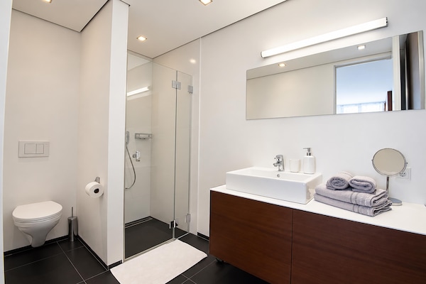 Foto van Villa in Tirol met zwembad - Vakantiehuis in Stanz bei Landeck - BathRoom