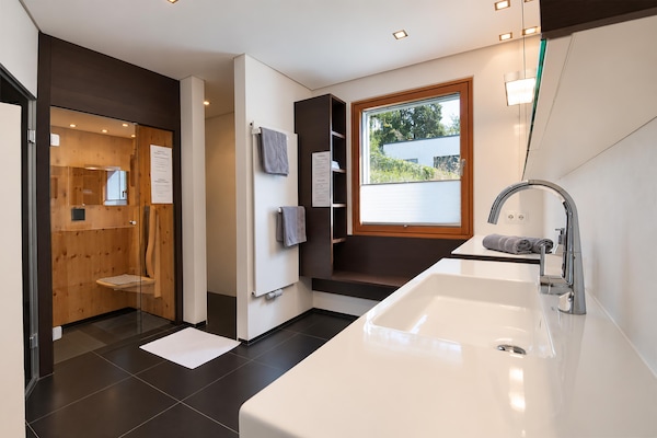 Foto van Villa in Tirol met zwembad - Vakantiehuis in Stanz bei Landeck - BathRoom
