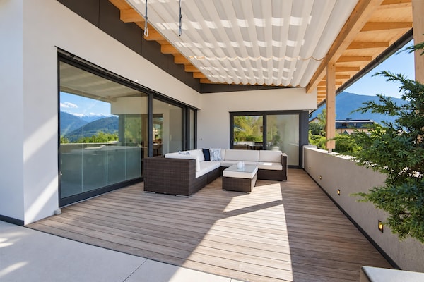 Foto van Villa in Tirol met zwembad - Vakantiehuis in Stanz bei Landeck - TerraceBalcony
