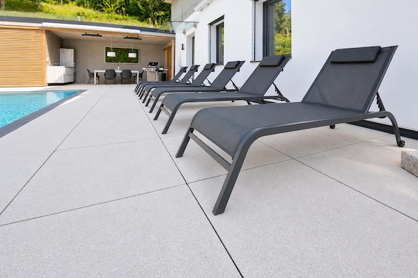 Foto van Villa in Tirol met zwembad - Vakantiehuis in Stanz bei Landeck - TerraceBalcony