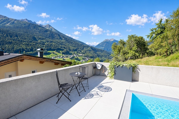 Foto van Villa in Tirol met zwembad - Vakantiehuis in Stanz bei Landeck - ViewSummer