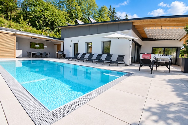 Foto van Villa in Tirol met zwembad - Vakantiehuis in Stanz bei Landeck - PoolOfHouse