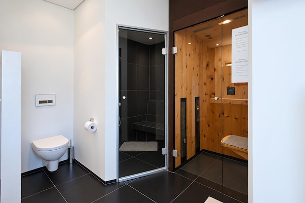 Foto van Villa in Tirol met zwembad - Vakantiehuis in Stanz bei Landeck - Sauna