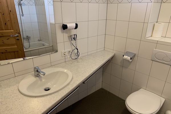 Foto van Charmant familie appartement in Steiermark - Vakantiehuis in Kreischberg Murau - BathRoom