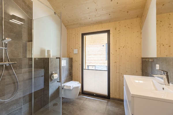 Foto van Aangenaam vakantiehuis met zwembad (zonder borg) - Vakantiehuis in Sankt Georgen am Kreischberg - BathRoom