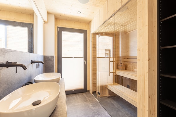 Foto van Vakantiehuis met sauna en zwembad (zonder borg) - Vakantiehuis in Sankt Georgen am Kreischberg - BathRoom
