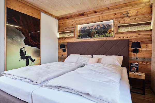 Foto van Chalet met warm zwembad op terras - Vakantiehuis in Ennsling - BedRoom