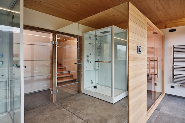 Foto van Chalet met warm zwembad op terras - Vakantiehuis in Ennsling - BathRoom