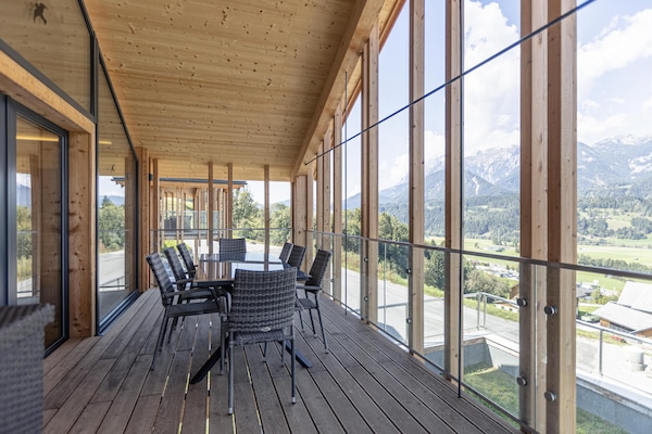 Foto van Chalet met warm zwembad op terras - Vakantiehuis in Ennsling - TerraceBalcony