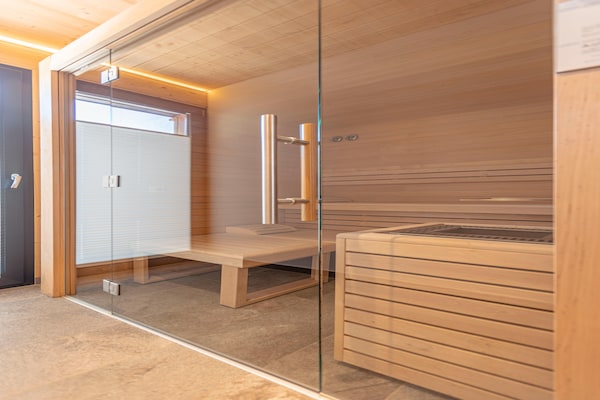 Foto van Chalet met warm zwembad op terras - Vakantiehuis in Ennsling - Wellness