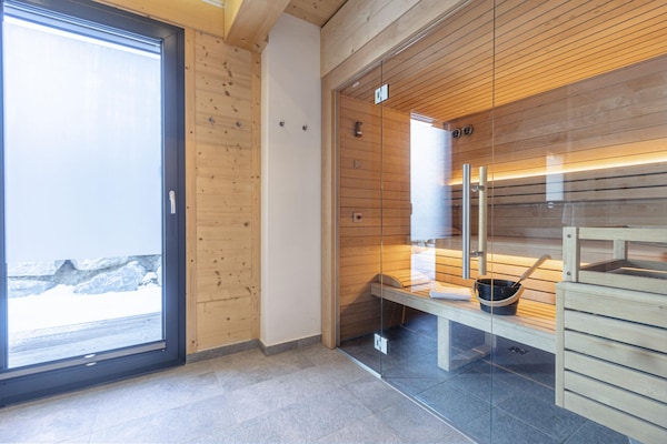 Foto van Chalet met warm zwembad op terras - Vakantiehuis in Ennsling - Wellness