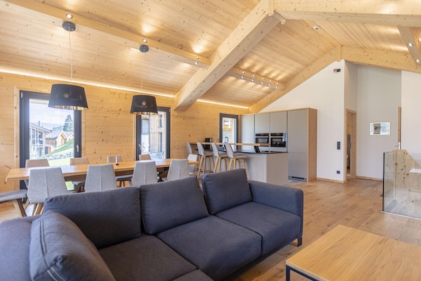 Foto van Chalet met warm zwembad op terras - Vakantiehuis in Ennsling - LivingRoom