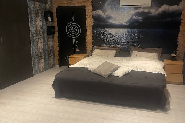 Foto van Villa Lumina Royale met zwembad - Vakantiehuis in Zutendaal - BedRoom