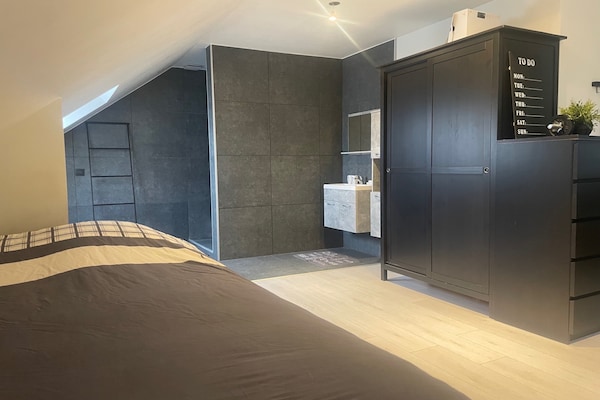 Foto van Villa Lumina Royale met zwembad - Vakantiehuis in Zutendaal - BedRoom