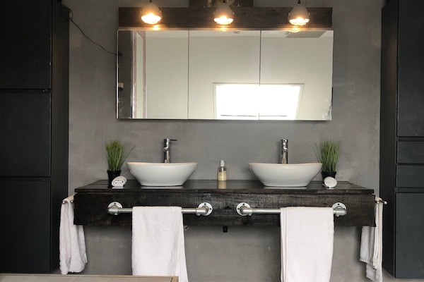Foto van Villa Lumina Royale met zwembad - Vakantiehuis in Zutendaal - BathRoom