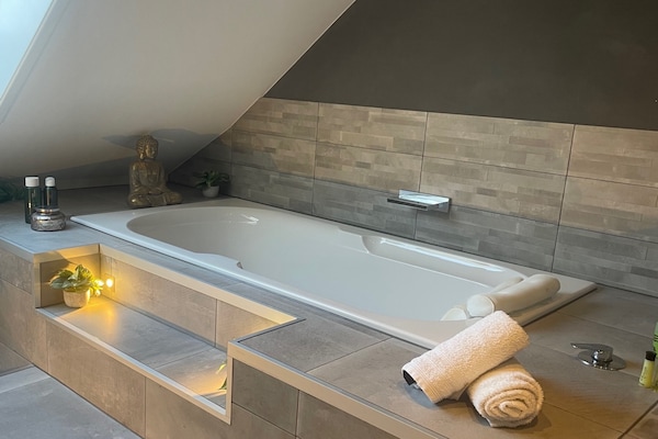 Foto van Villa Lumina Royale met zwembad - Vakantiehuis in Zutendaal - BathRoom