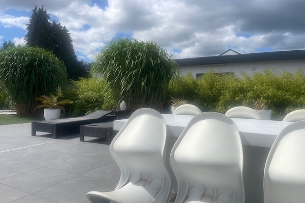 Foto van Villa Lumina Royale met zwembad - Vakantiehuis in Zutendaal - GardenSummer