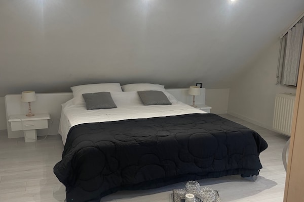 Foto van Villa Lumina Royale met zwembad - Vakantiehuis in Zutendaal - BedRoom