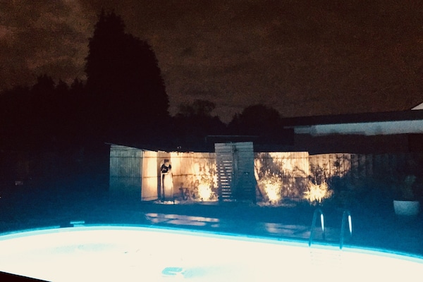 Foto van Villa Lumina Royale met zwembad - Vakantiehuis in Zutendaal - PoolOfHouse