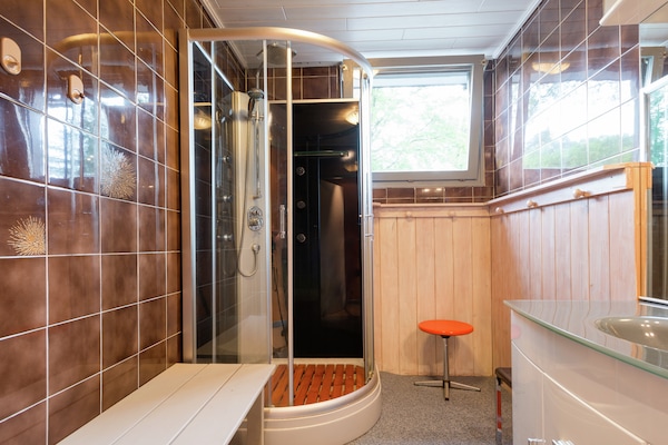 Foto van Vrijstaande vakantiewoning in de Ardennen met biozwembad - BathRoom