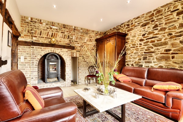Foto van Luxe verblijf met zwembad - Vakantiehuis in Waimes - LivingRoom