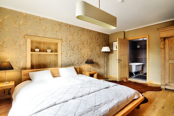 Foto van Luxe verblijf met zwembad - Vakantiehuis in Waimes - BedRoom