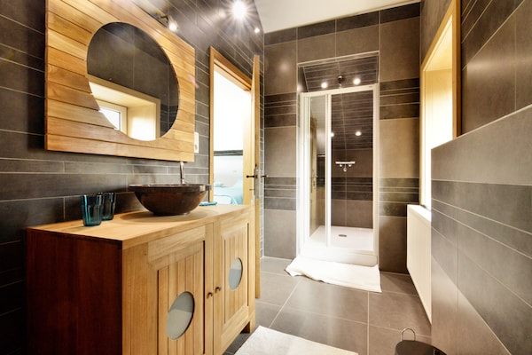Foto van Luxe verblijf met zwembad - Vakantiehuis in Waimes - BathRoom