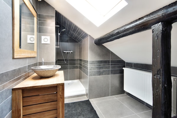 Foto van Luxe verblijf met zwembad - Vakantiehuis in Waimes - BathRoom