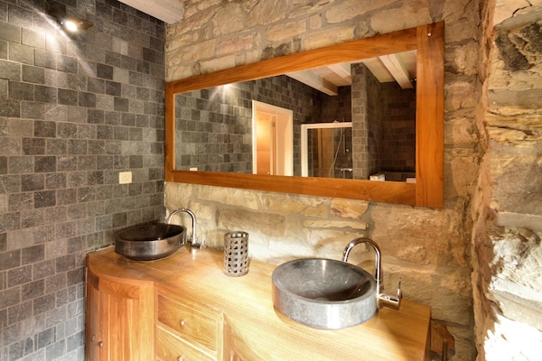 Foto van Luxe verblijf met zwembad - Vakantiehuis in Waimes - BathRoom
