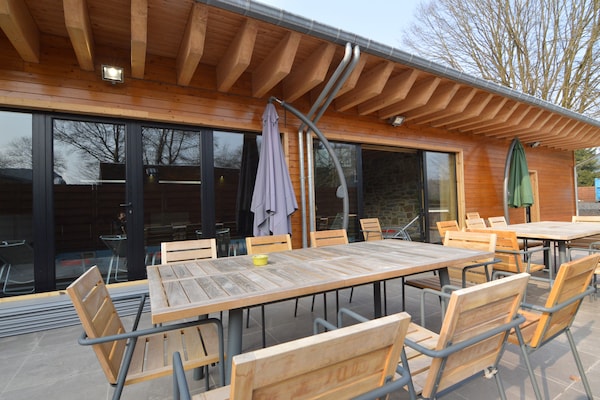 Foto van Luxe verblijf met zwembad - Vakantiehuis in Waimes - TerraceBalcony