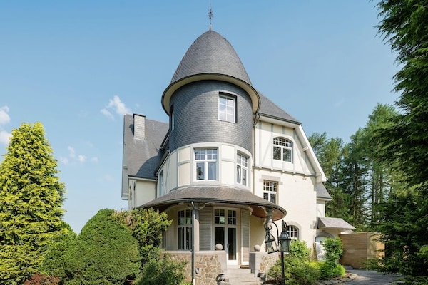 Foto van Kasteel in Stavelot met privézwembad - Vakantiehuis in Hockai - ExteriorSummer