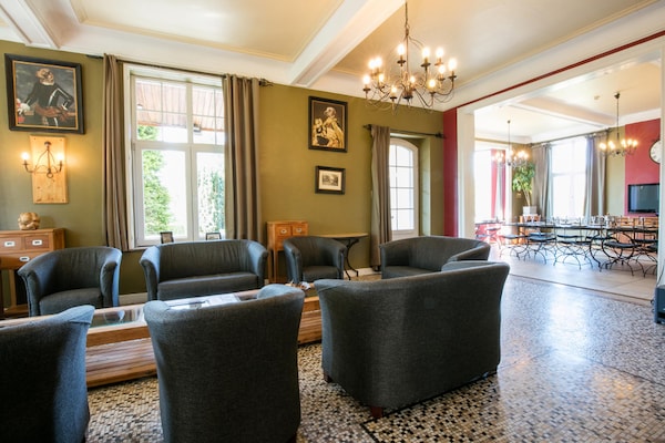 Foto van Kasteel in Stavelot met privézwembad - Vakantiehuis in Hockai - LivingRoom