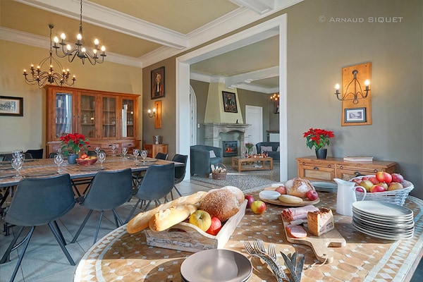 Foto van Kasteel in Stavelot met privézwembad - Vakantiehuis in Hockai - DiningRoom