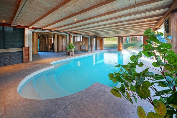 Foto van Kasteel in Stavelot met privézwembad - Vakantiehuis in Hockai - PoolOfHouse