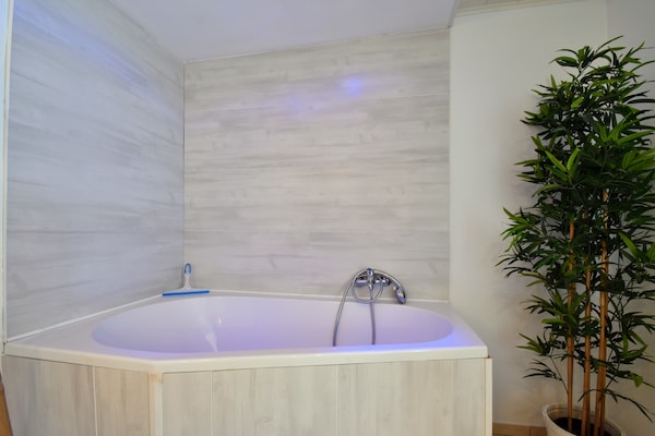 Foto van Luxe Poolvilla in Goesnes - Vakantiehuis in Goesnes - BathRoom