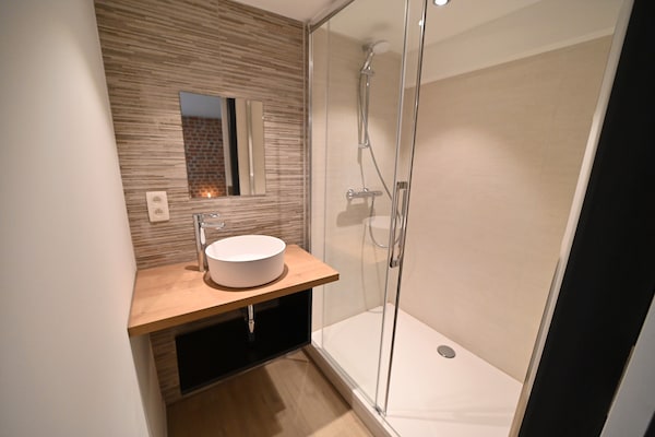 Foto van Watermolen in Baillonville met Binnenzwembad - Vakantiehuis in BAILLONVILLE - BathRoom