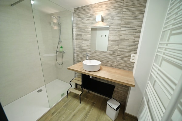 Foto van Watermolen in Baillonville met Binnenzwembad - Vakantiehuis in BAILLONVILLE - BathRoom