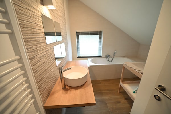 Foto van Watermolen in Baillonville met Binnenzwembad - Vakantiehuis in BAILLONVILLE - BathRoom