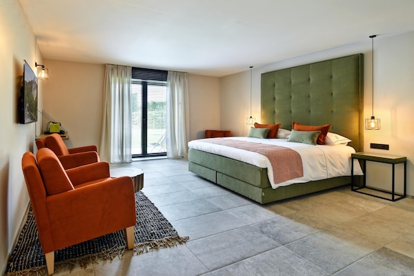 Foto van Villa met zwembad en suites voor 12 gasten - Vakantiehuis in Durby - BedRoom