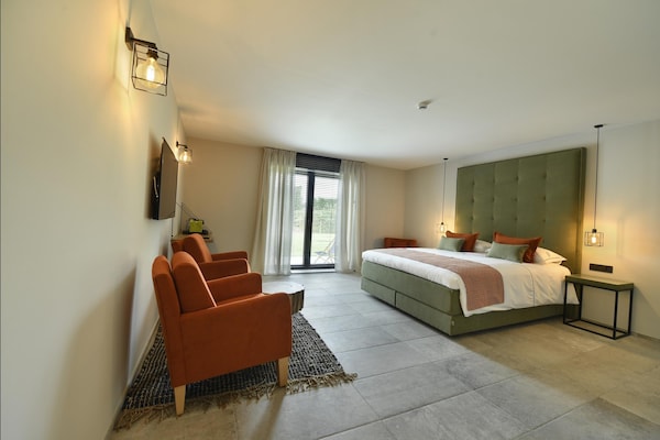 Foto van Villa met zwembad en suites voor 12 gasten - Vakantiehuis in Durby - BedRoom