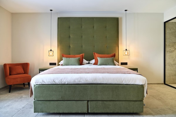 Foto van Villa met zwembad en suites voor 12 gasten - Vakantiehuis in Durby - BedRoom