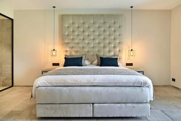 Foto van Villa met zwembad en suites voor 12 gasten - Vakantiehuis in Durby - BedRoom