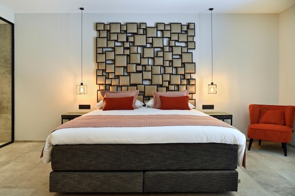 Foto van Villa met zwembad en suites voor 12 gasten - Vakantiehuis in Durby - BedRoom