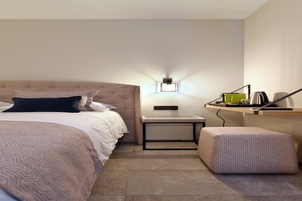 Foto van Villa met zwembad en suites voor 12 gasten - Vakantiehuis in Durby - BedRoom