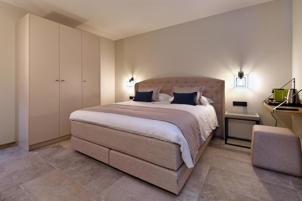 Foto van Villa met zwembad en suites voor 12 gasten - Vakantiehuis in Durby - BedRoom
